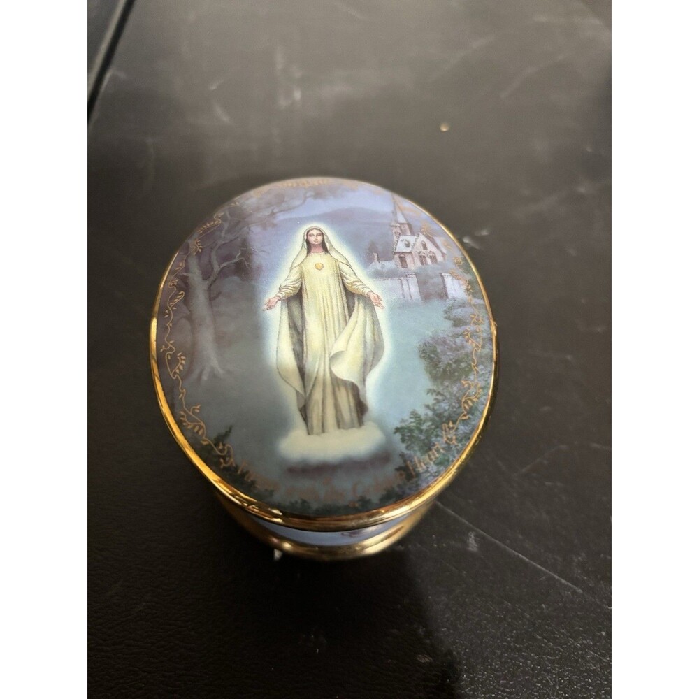 1995 Ardleigh-Elliott Virgin with the Golden Heart Music Box Hector Garrido